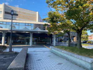 島根県民会館入口