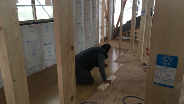 ただ今建築中！～U様邸床工事～